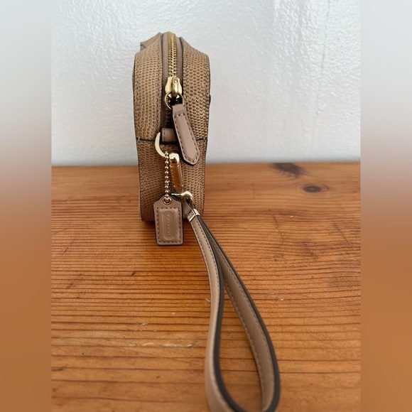 Coach mini bag with gold lining - Picture 3 of 5